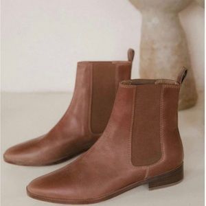 Christy Dawn Chelsea boots hazelnut size 9